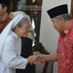 Konsisten Jaga Kerukunan, Romo Katholik Hadiri Open House Bupati