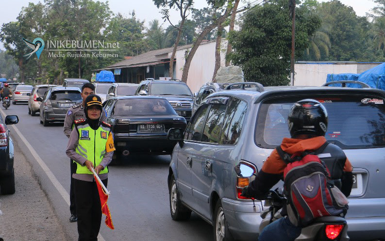 Kapolres Pantau Kemacetan Arus Lalu Lintas Lewat Aplikasi Waze