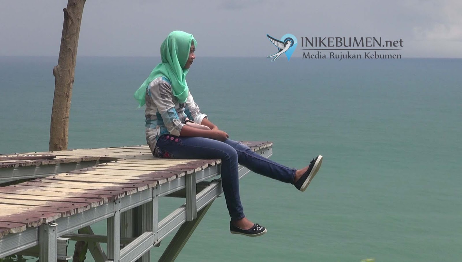 Pantai Watu Bale, Tawarkan Keindahan Laut dari Ketinggian