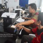 Pemudik Manfaatkan Waktu Urus e-KTP di Disdukcapil