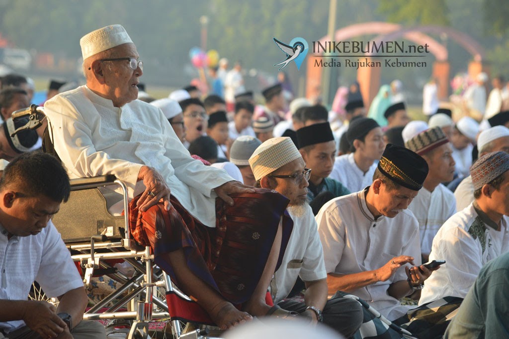 Khotib Prihatin Maraknya Fenomena Saling hujat dan Saling Fitnah Khotib Prihatin Maraknya Fenomena Saling hujat dan Saling Fitnah