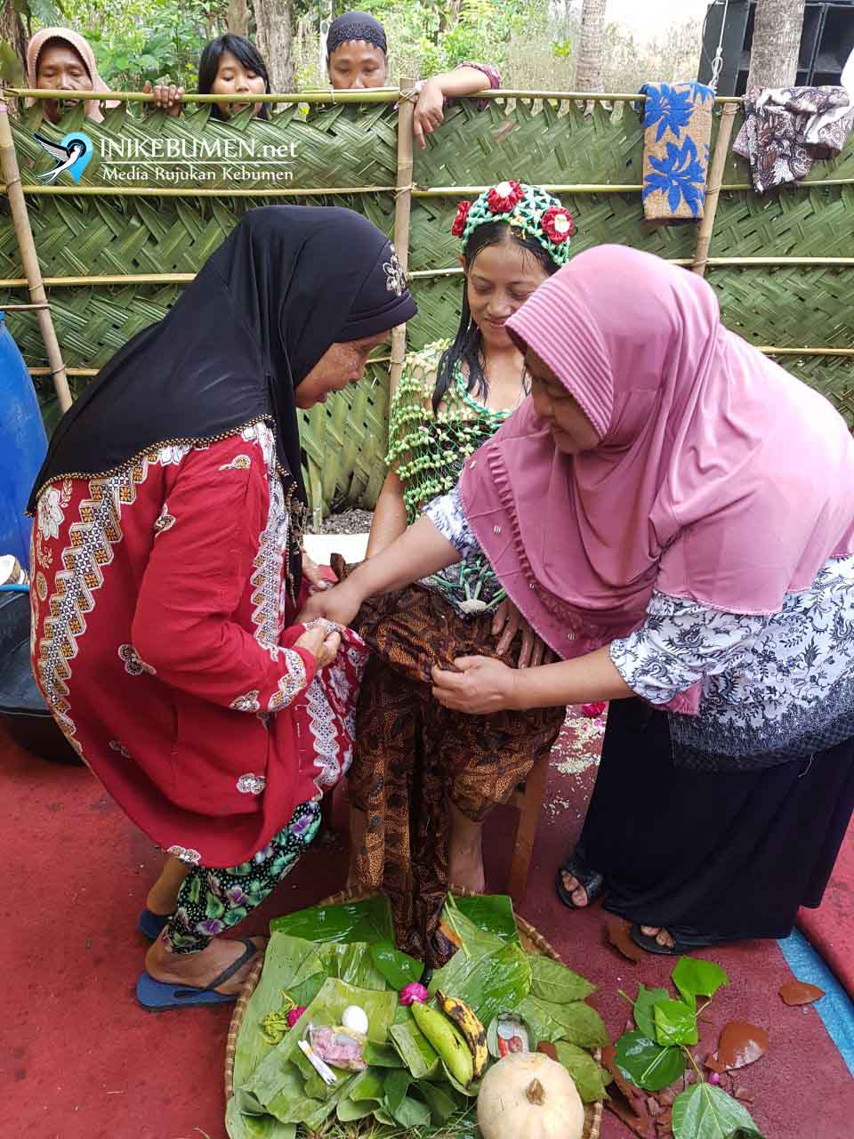 Warga Buluspesantren Coba Hidupkan Kembali Tradisi Tingkeban Warga Buluspesantren Coba Hidupkan Kembali Tradisi Tingkeban