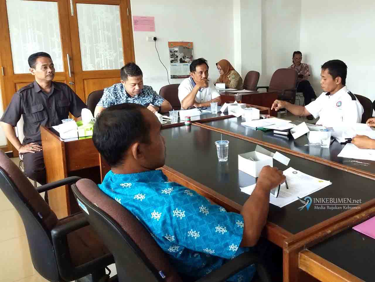 KSPSI Sesalkan Banyak Perusahaan di Kebumen Gaji Karyawan Masih Dibawah UMK KSPSI Sesalkan Banyak Perusahaan di Kebumen Gaji Karyawan Masih Dibawah UMK