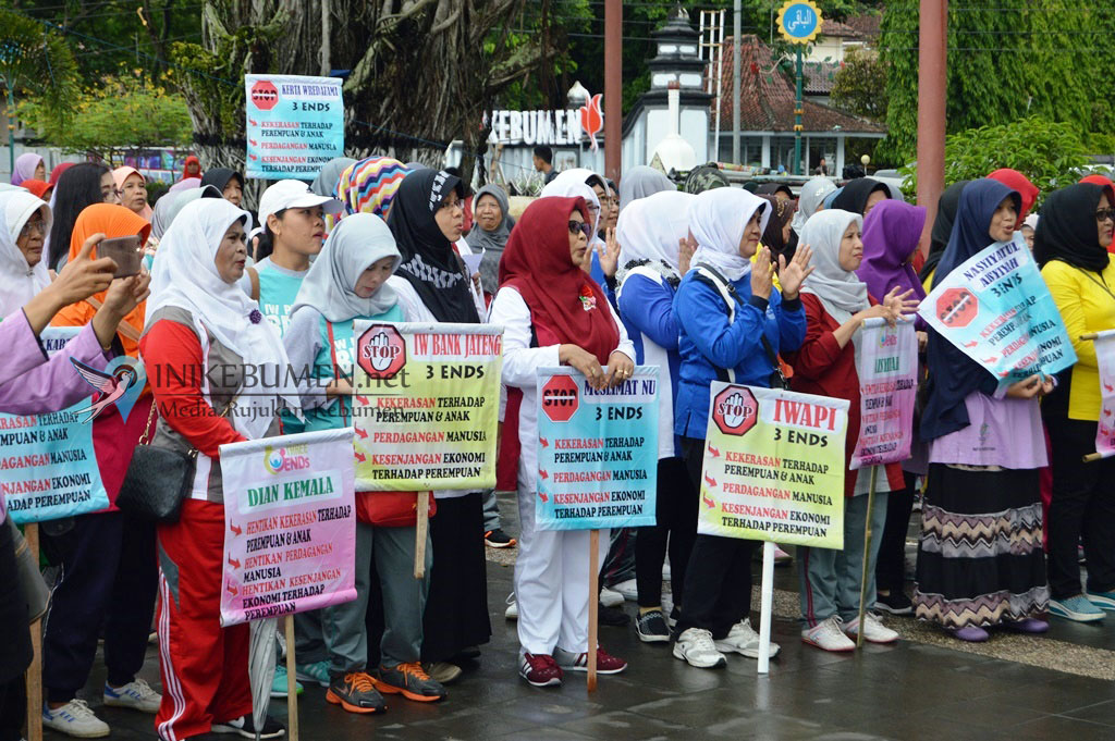 Gencarkan Kampanye Three Ends, Ibu-ibu GOW Kebumen Turun ke Jalan