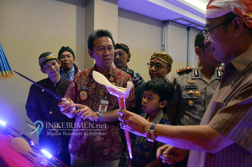 Ratusan Bilah Pusaka Nusantara Dipamerkan pada Pameran Tosan Aji