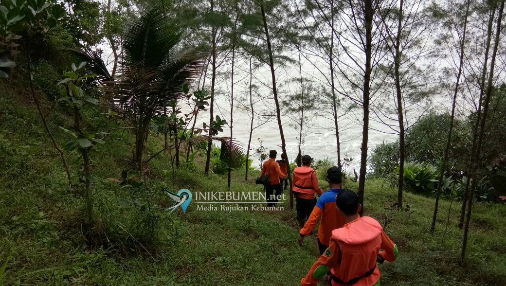Pencarian Korban Pemancing yang Hilang di Pantai Karangbolong Dilanjutkan