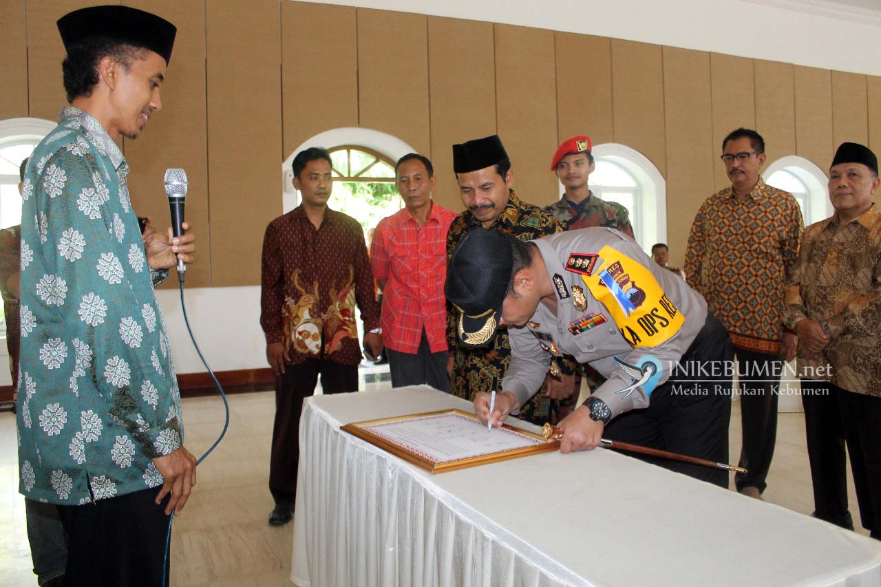Di Kebumen, Tidak Ada Larangan Gunakan Atribut Natal, asalkan…