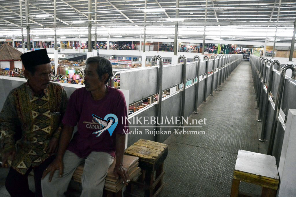 Lantai 2 Pasar Tumenggungan Kebumen Telah Dilengkapi Dua Jembatan Penghubung