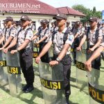 50 Calon Polisi Dilatih Menghalau Massa di Polres Kebumen