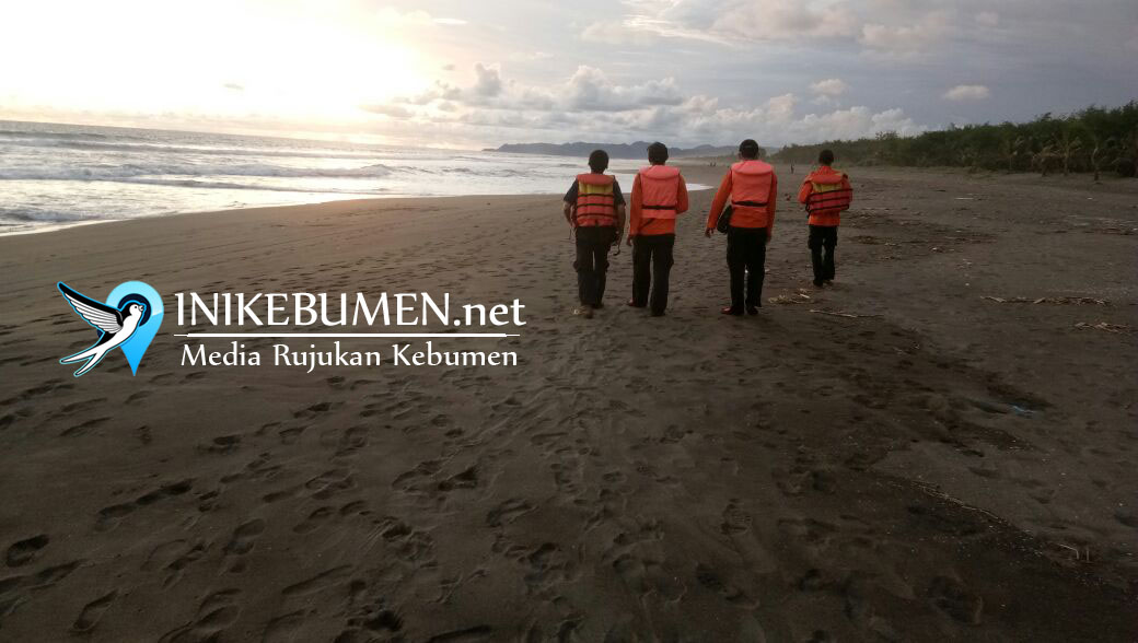 Cari Umpan untuk Mancing, Warga Puring Hilang Terseret Ombak