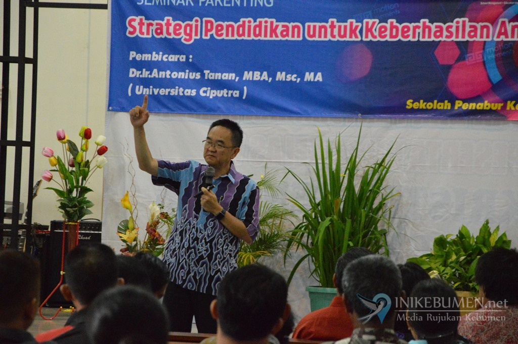 Bentuk Karakter Generasi Zaman Now, Penabur Kebumen Gelar Seminar Parenting
