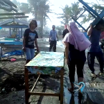 Diterjang Ombak Besar, 90 Warung di Pantai Suwuk Rusak