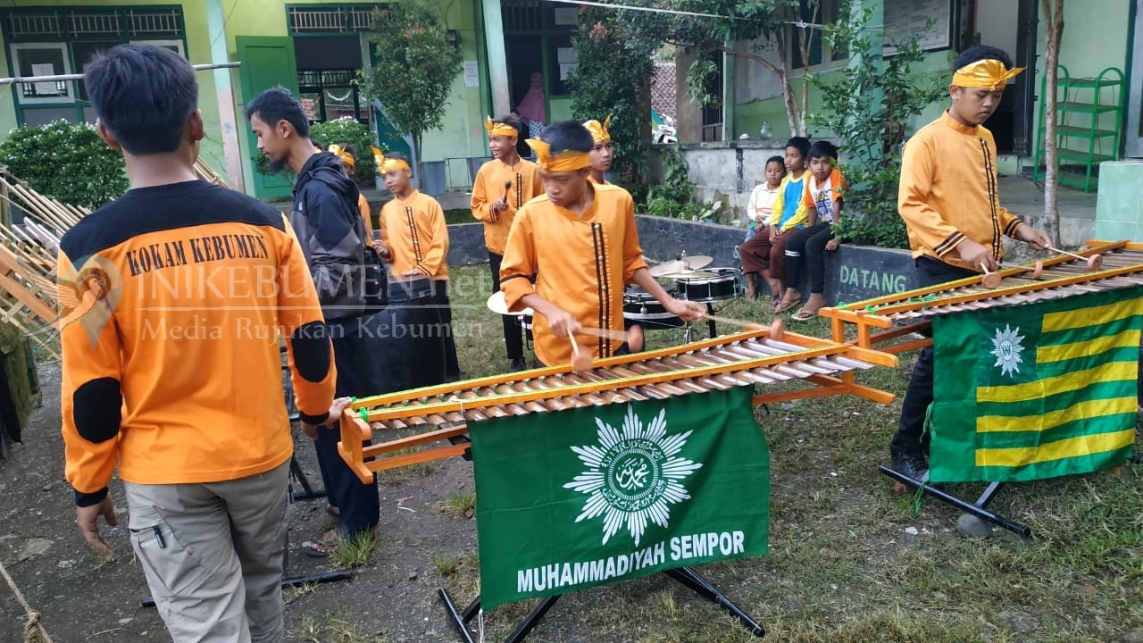 Angklung Pelajar Muhammadiyah Sempor Sambut Tonting Yudha Wastu Pramuka Jaya
