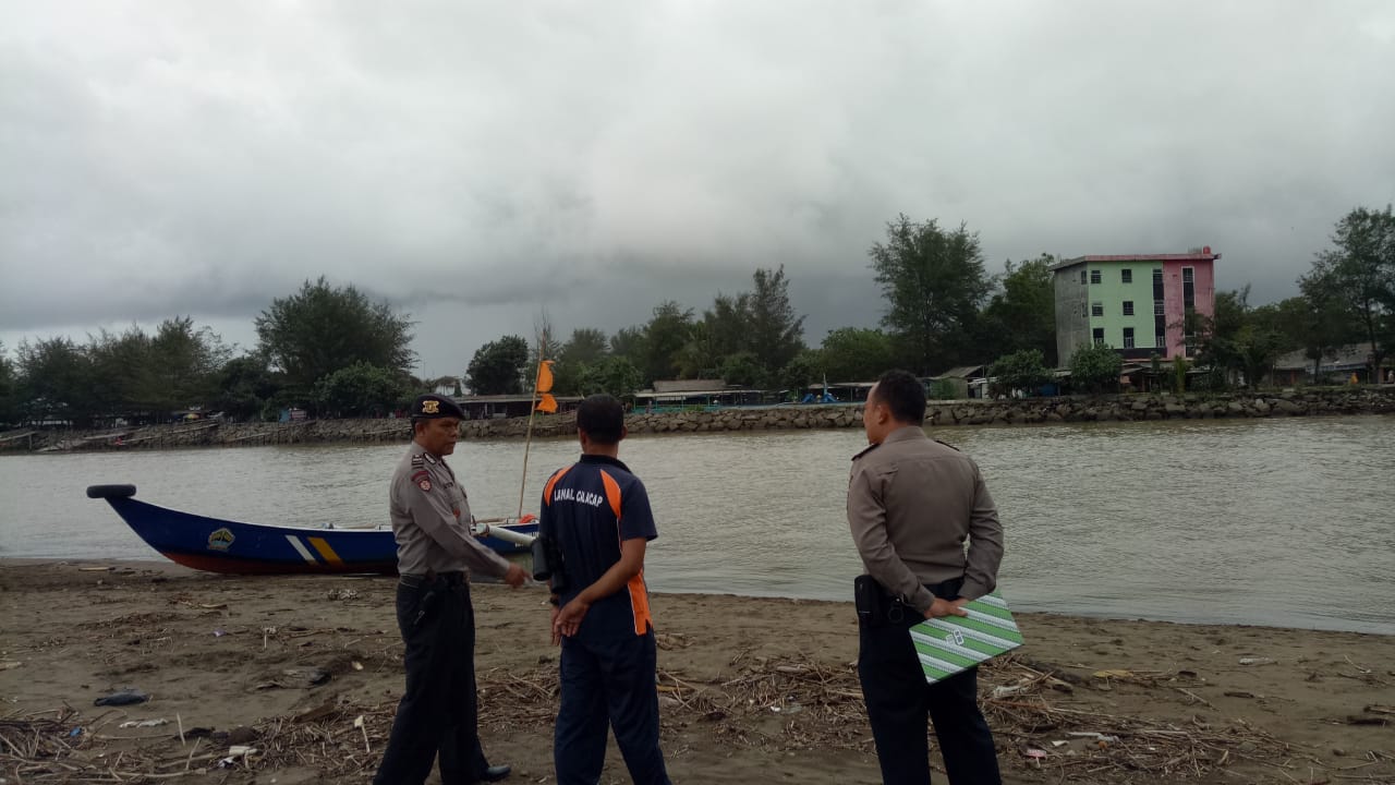 Plesiran di Pantai Ayah, Pelajar Asal Klaten Ditemukan Meninggal Diseret Ombak
