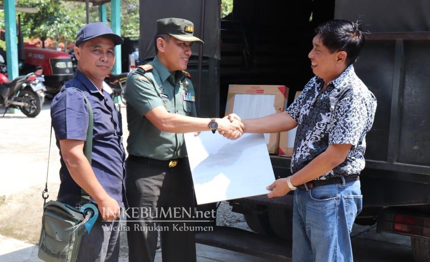 Sedulur Kebumen Terima Bantuan Keramik dari Waaster Kasad