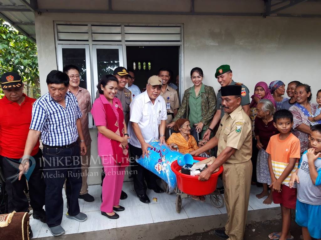 Keren! Dalam Waktu Bersamaan, Sedulur Kebumen Berhasil Pugar Dua Rumah Keren! Dalam Waktu Bersamaan, Sedulur Kebumen Berhasil Pugar Dua Rumah