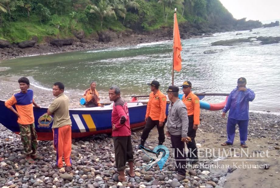 Nelayan yang Hilang  Saat Melaut di Perairan Ayah Belum Ditemukan