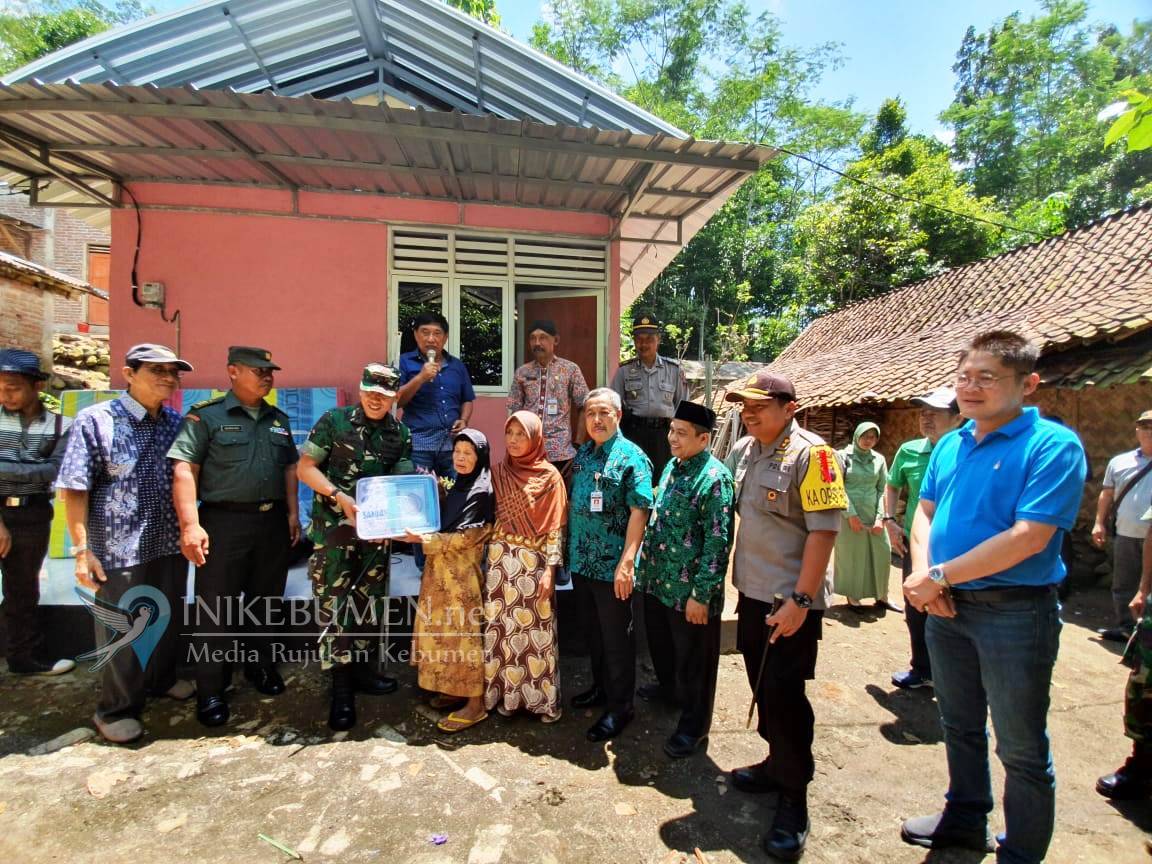 Selesai Diperbaiki, Sedulur Kebumen Serahkan Kunci Bedah Rumah Kesebelas