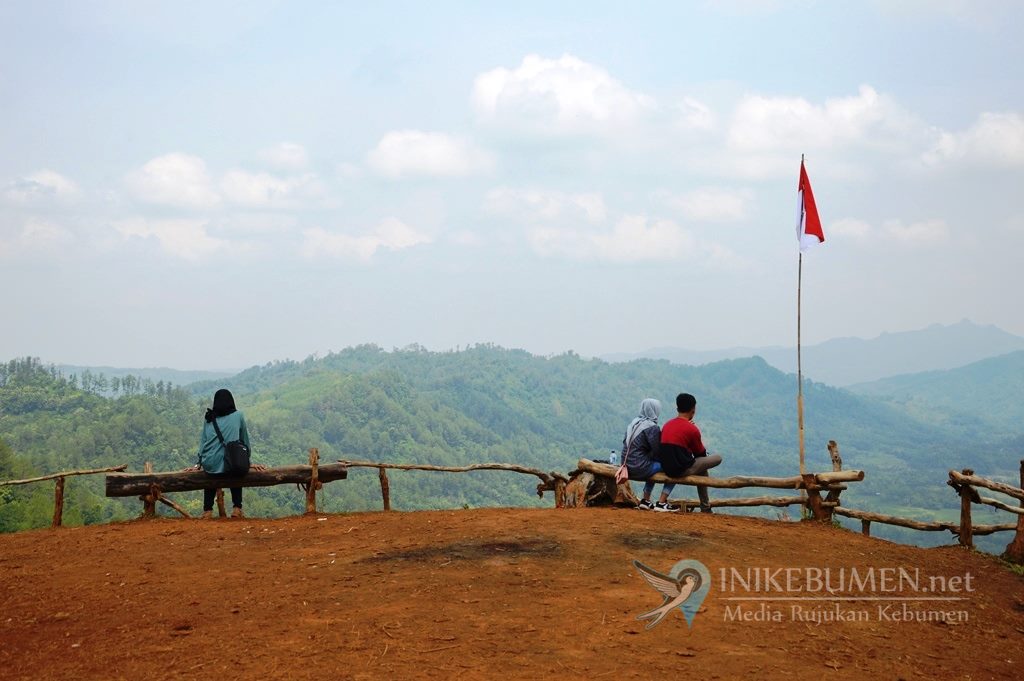 Bukit Banda Wadasmalang Tawarkan Keindahan “Negeri Diatas Awan”