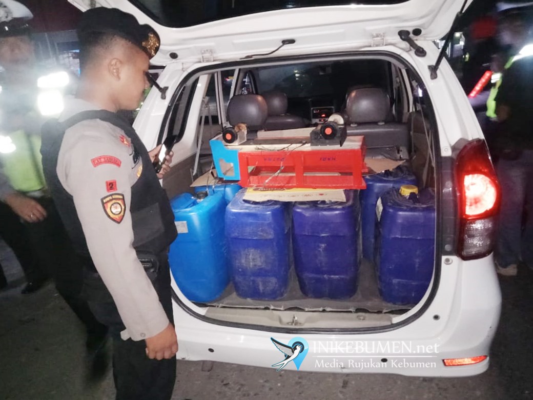 Apes, Warga Kuwarasan ini Ditangkap Polisi Saat Angkut 750 Liter Ciu