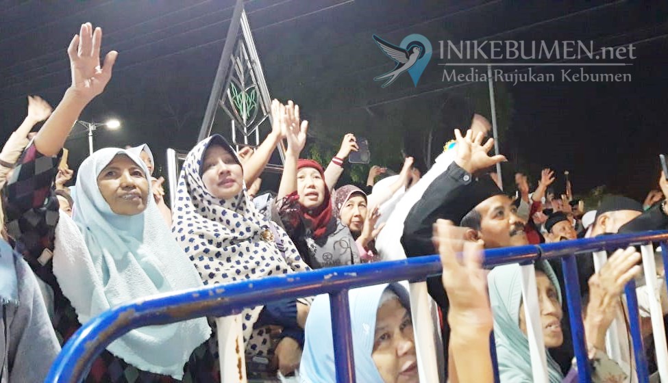 208 Calon Haji Kloter 31 Tinggalkan Kebumen, Satu Orang Batal Berangkat