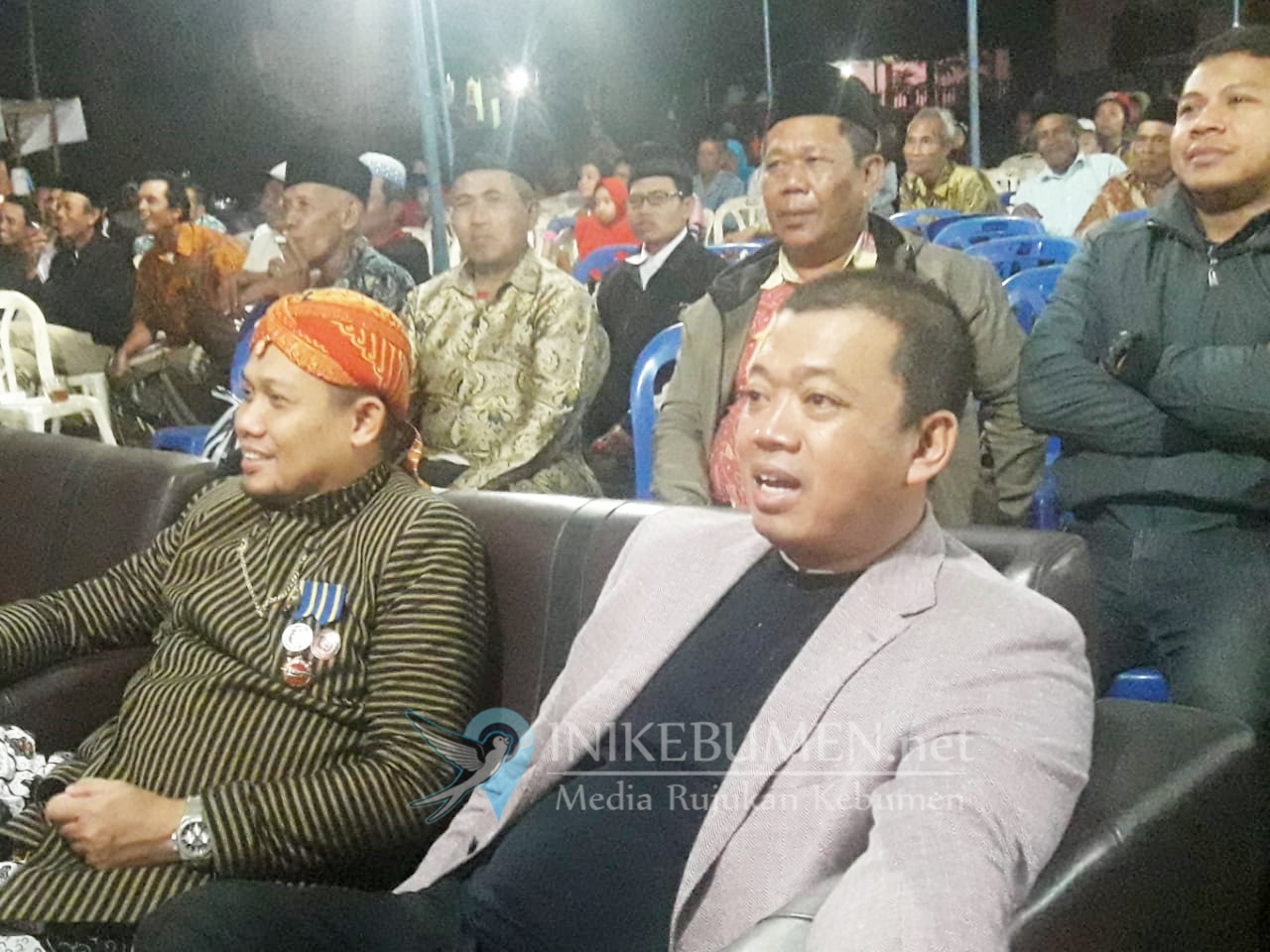 Bareng Wabup Kebumen, Nusron Wahid Nonton Ketoprak di Buluspesantren