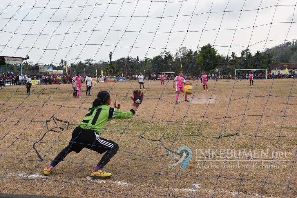 Kalahkan Geblug, PS Srikandi Jladri Juara Turnamen Sepak Bola Putri Kapolsek Buayan Cup 2019