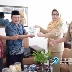 Dukung Gerakan Literasi, SRMB Sumbangkan Dua Buku ke Perpusda Kebumen