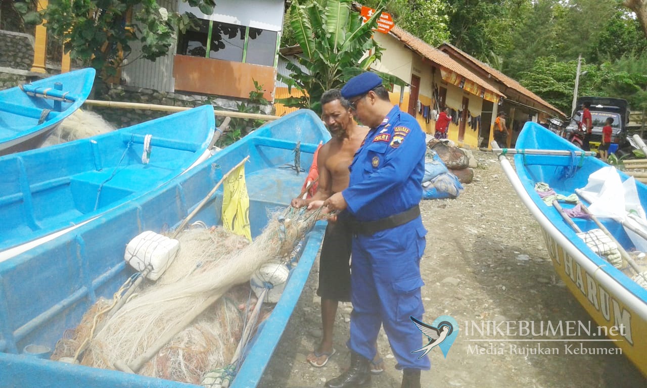 Saat Berlayar, Nelayan Kebumen Diimbau Kenakan Pelampung