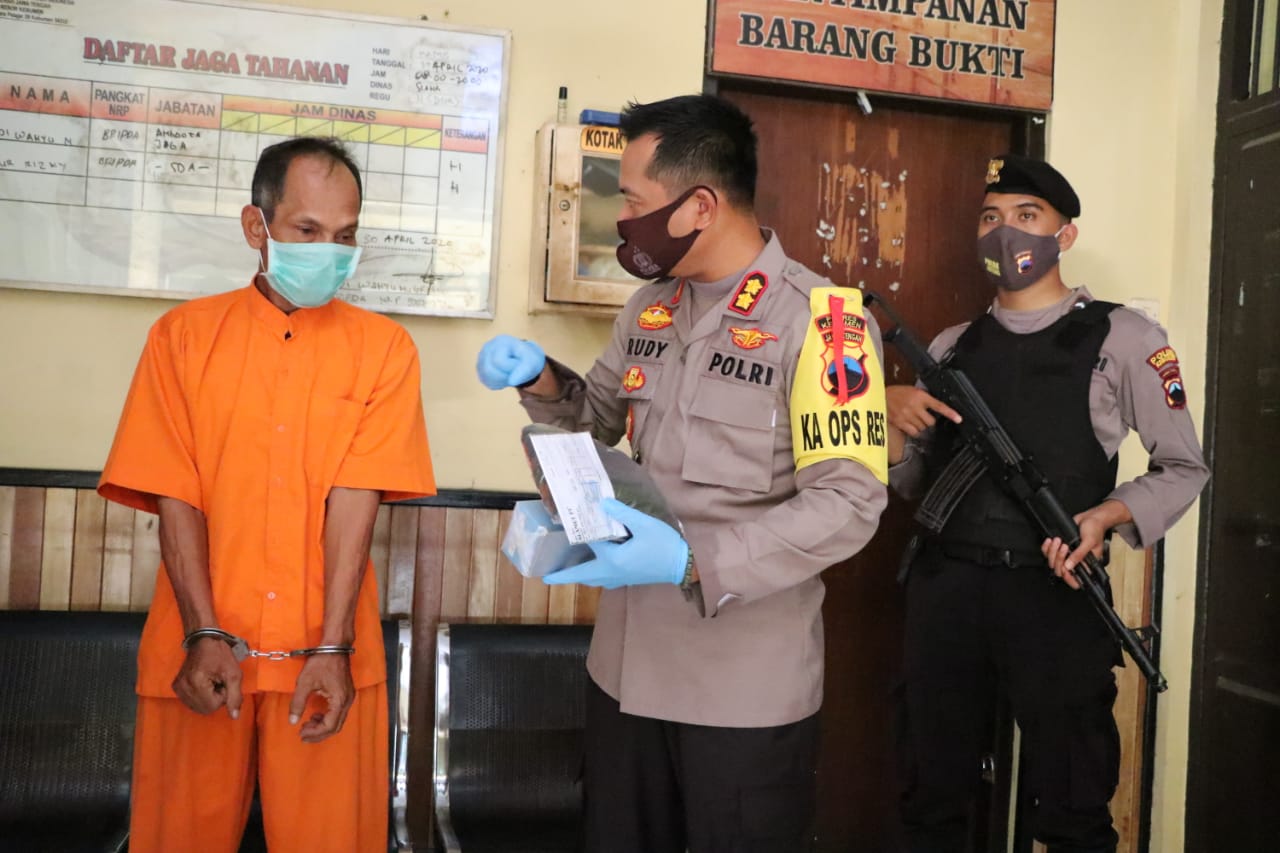 Warga Klirong ini Bayar Cicilan Bank dari Hasil Menjambret Warga Klirong ini Bayar Cicilan Bank dari Hasil Menjambret