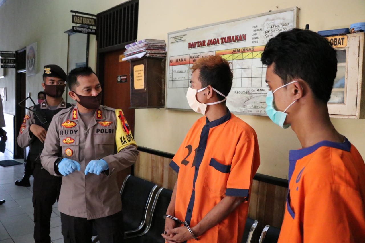 Berkenalan di Penjara, Dua Residivis ini Kepergok Nyuri di Toko Kelontong