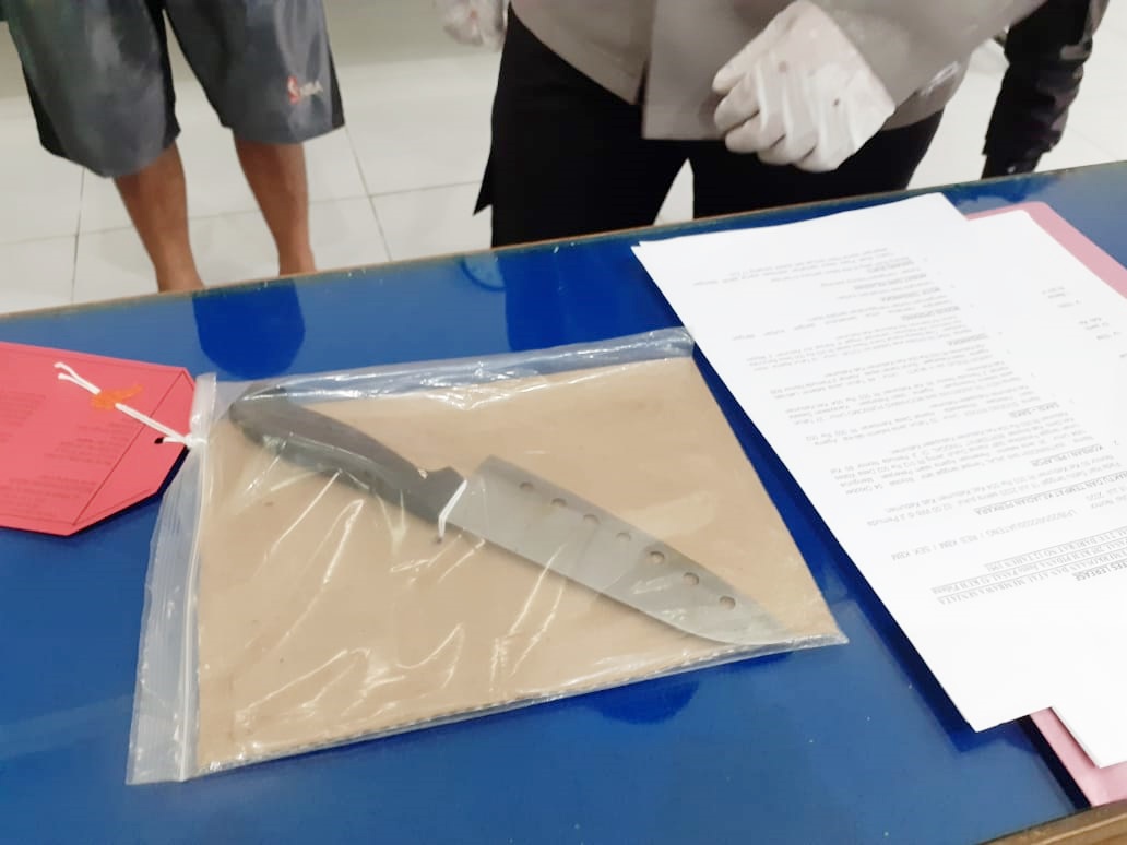 Pemuda di Kebumen Minta “Dilayani” Sambil Acungkan Pisau