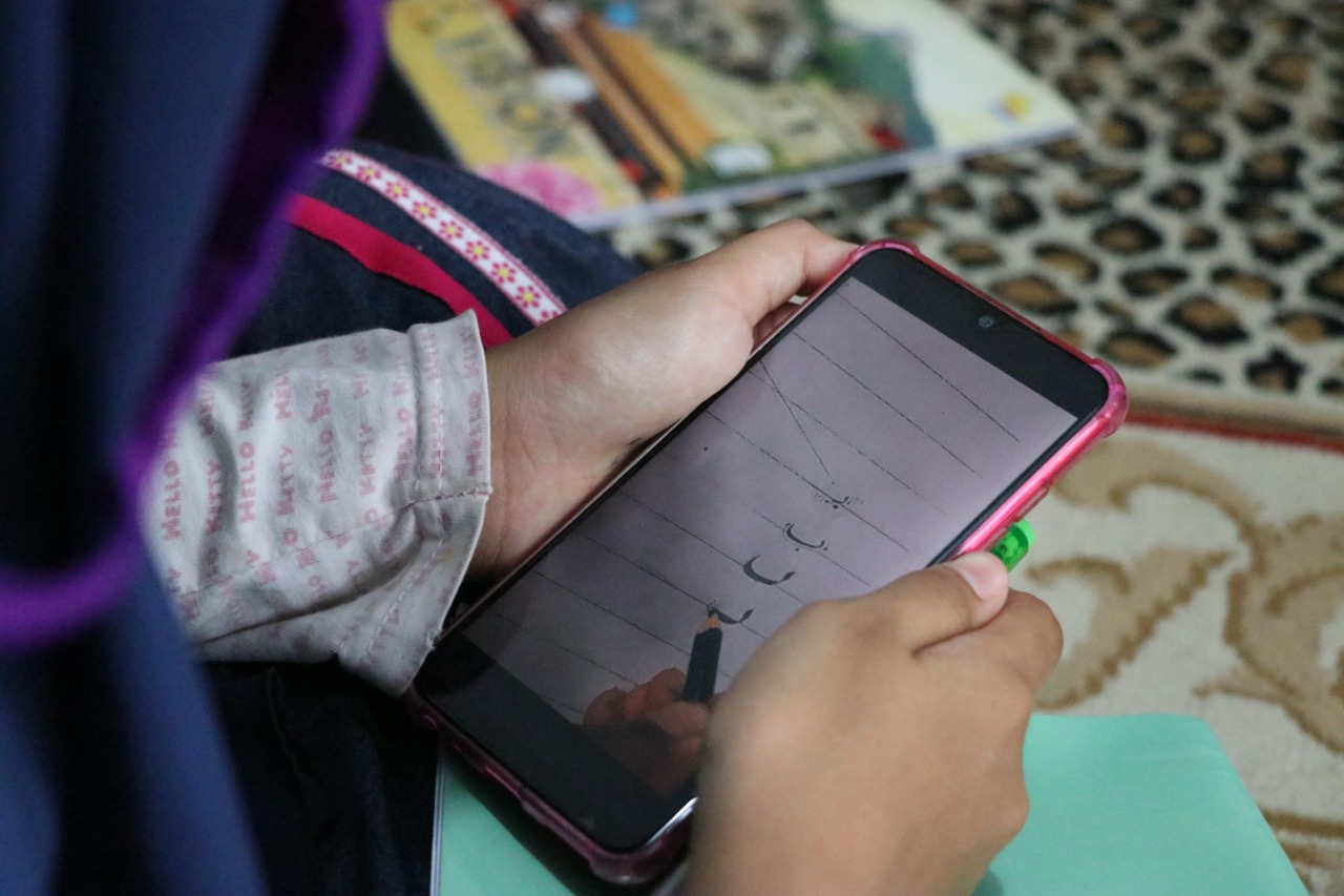 Polisi di Puring Sediakan Wifi Gratis untuk Belajar Daring