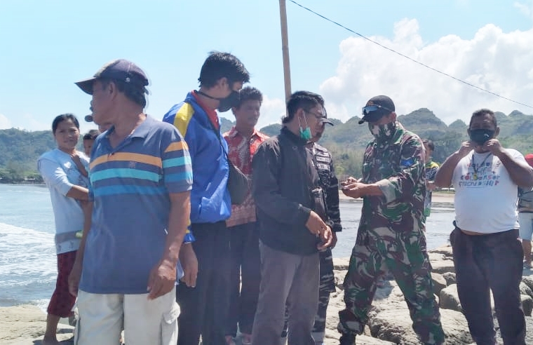 Mahasiswi Asal Banyumas Hilang Dihantam Ganasnya Ombak Pantai Logending