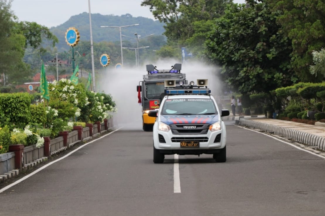 Jalan Protokol Hingga Terminal di Kebumen Disemprot Disinfektan