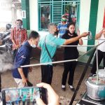Diyakini Efektif Tangkal Virus, Muncul Group Serahkan Bantuan Alat Terapi Minyak Kayu Putih
