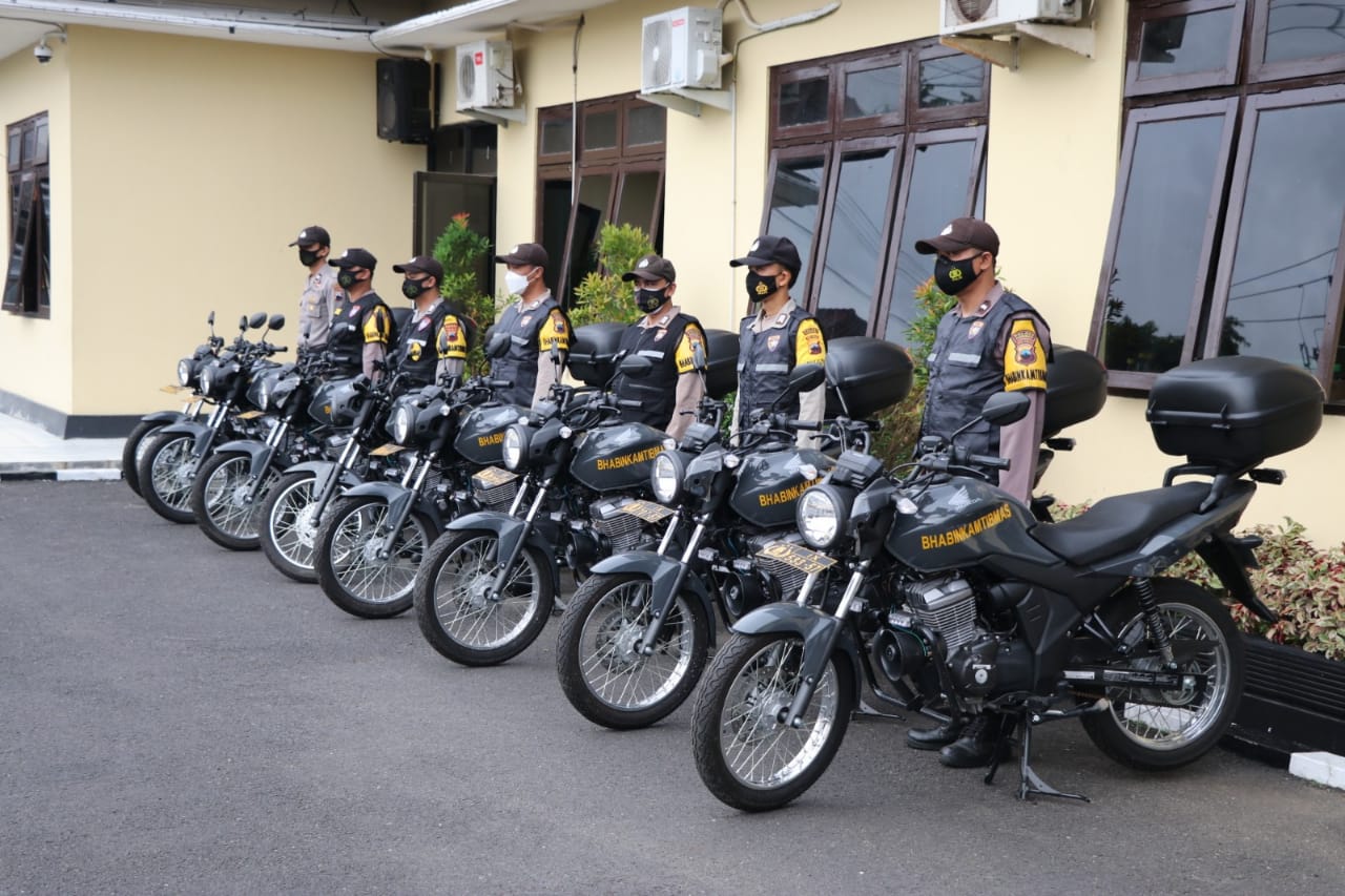 Delapan Bhabinkamtibmas di KebumenTerima Motor Dinas Baru