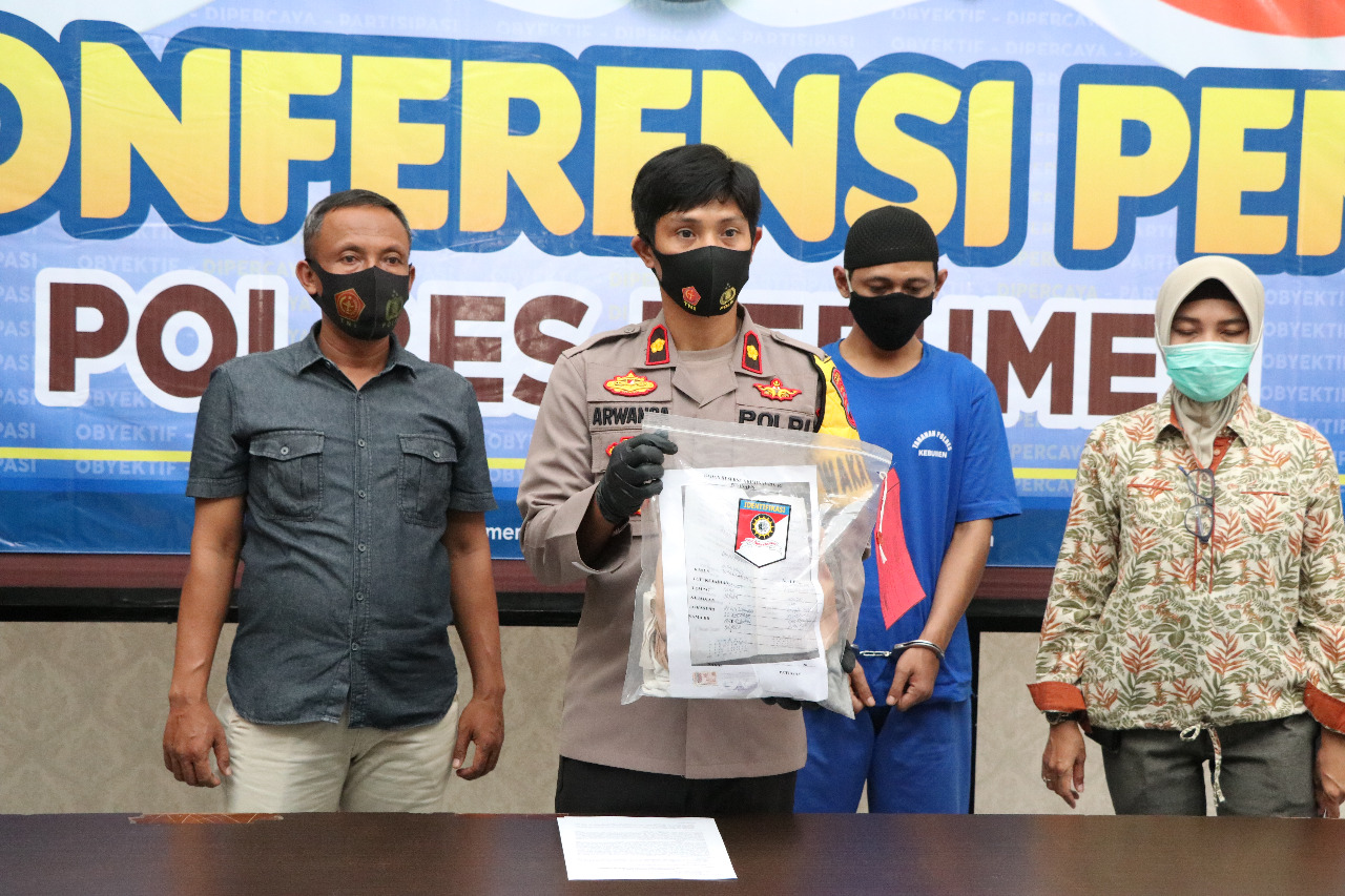 Duh! Istri Dipukul Suami Hingga Opname di Rumah Sakit Duh! Istri Dipukul Suami Hingga Opname di Rumah Sakit