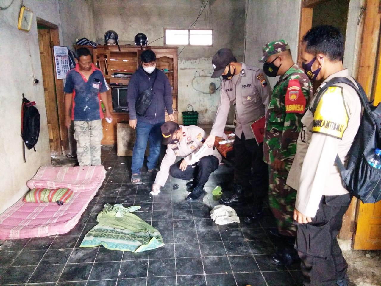 Innalillahi! Polisi Temukan Botol Bekas Racun Serangga di TKP