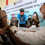 Ganjar Manfaatkan Data BPJS untuk Program Vaksinasi Komorbid