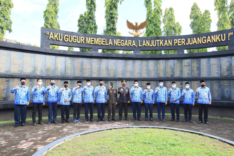 HUT ke-50 Korpri, ASN Harus Mau Berkorban Demi Negara HUT ke-50 Korpri, ASN Harus Mau Berkorban Demi Negara