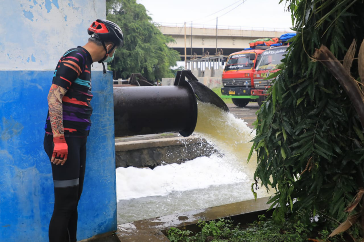 Antisipasi Cuaca Ekstrem, Ganjar Pantau Rumah Pompa dan Peringatkan Soal Sampah
