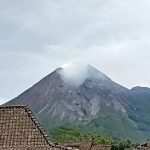 Semeru Erupsi, Ganjar : Warga Sekitar Gunung Merapi Harus Siaga