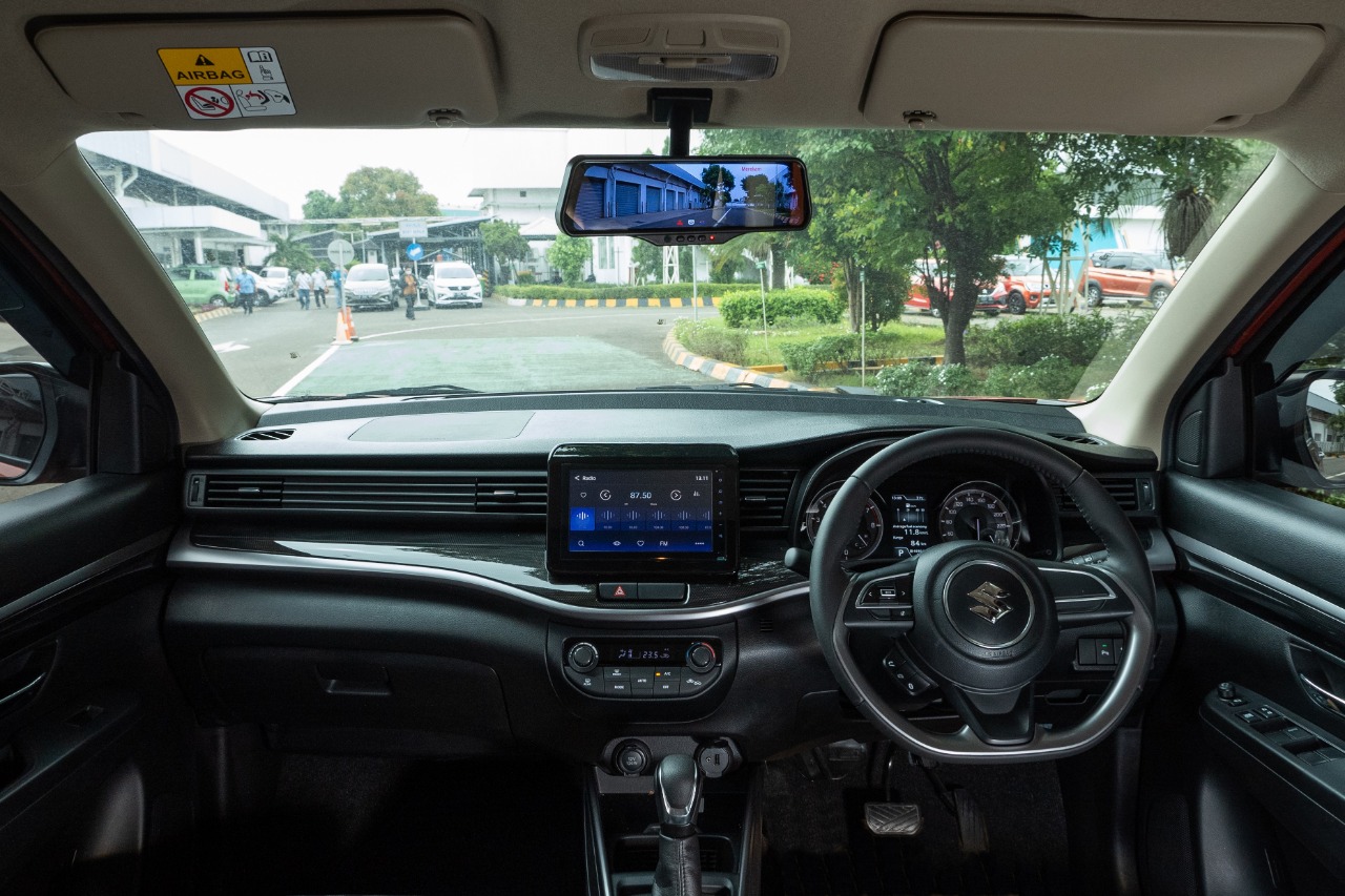 Tips Hindari Kaca Mobil Berjamur