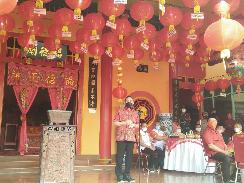 Sambut Imlek, Klenteng Hok Tik Bio Bagikan 2.000 Piring Makan Gratis