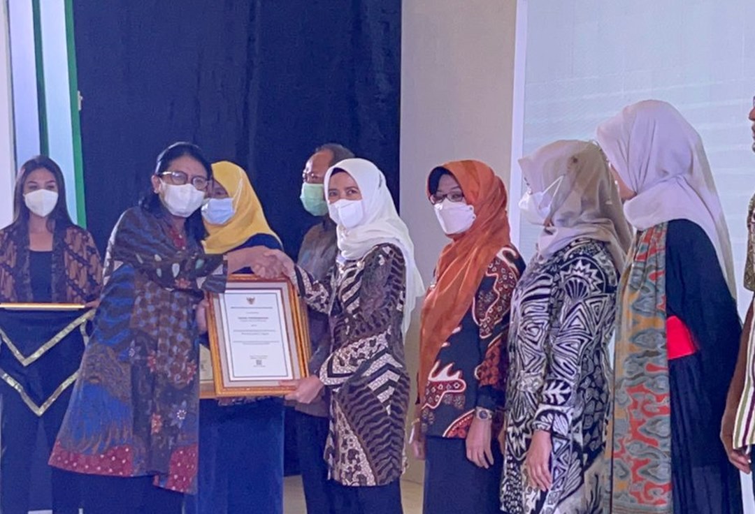 Pemkab Kebumen Raih Penghargaan dari Kemenkes Terkait Kawasan Tanpa Rokok Pemkab Kebumen Raih Penghargaan dari Kemenkes Terkait Kawasan Tanpa Rokok