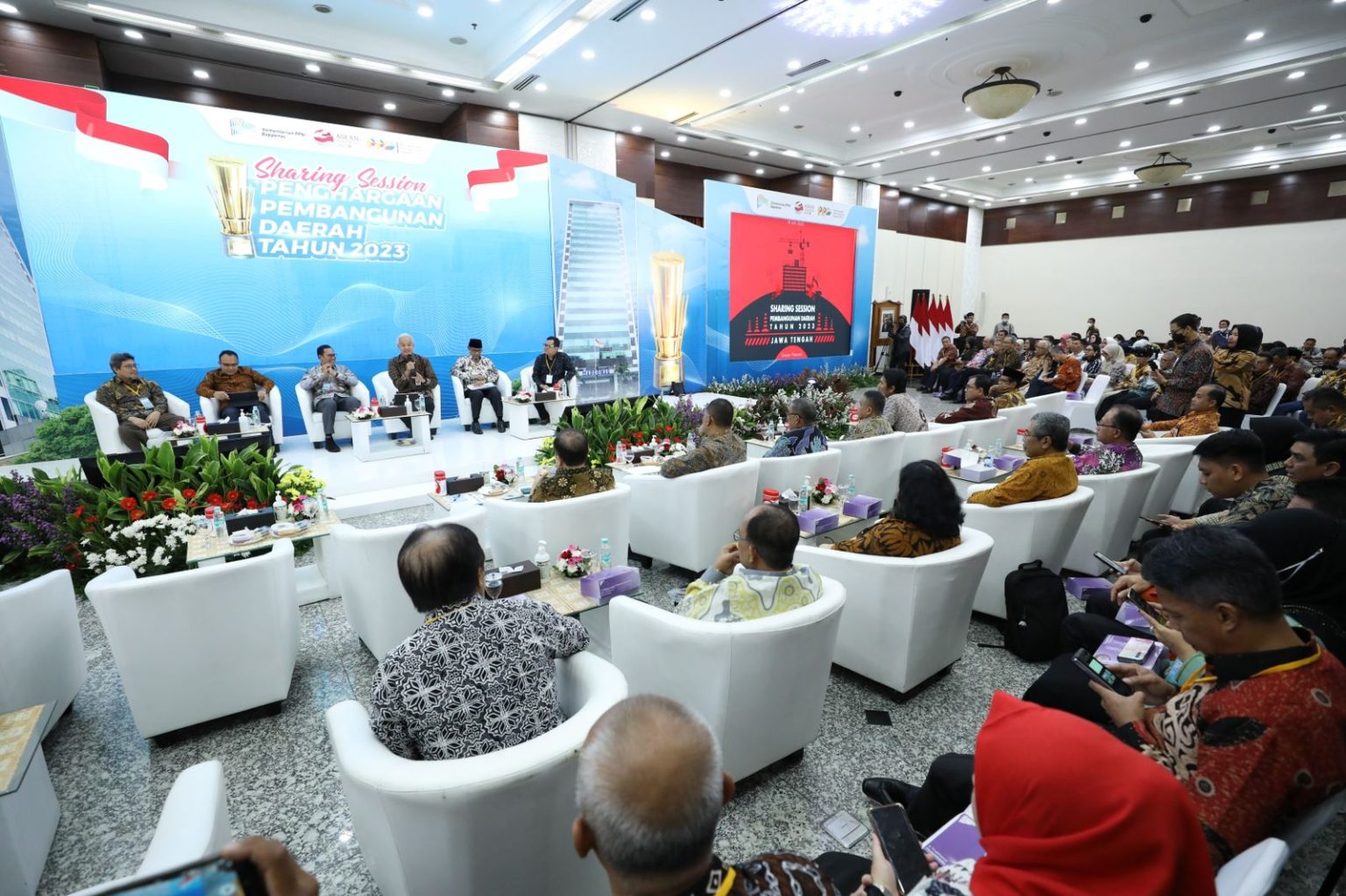 Jateng Hattrick Raih Penghargaan Pembangunan Daerah Terbaik, Ganjar Jadi Mentor 38 Provinsi