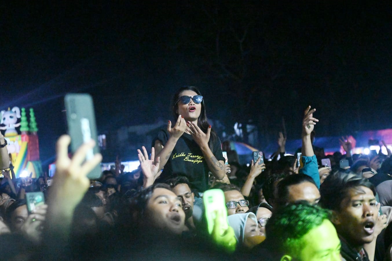 Pecah! Gilga Sahid Sukses Hibur Puluhan Ribu Penggemarnya di Krakal Kebumen
