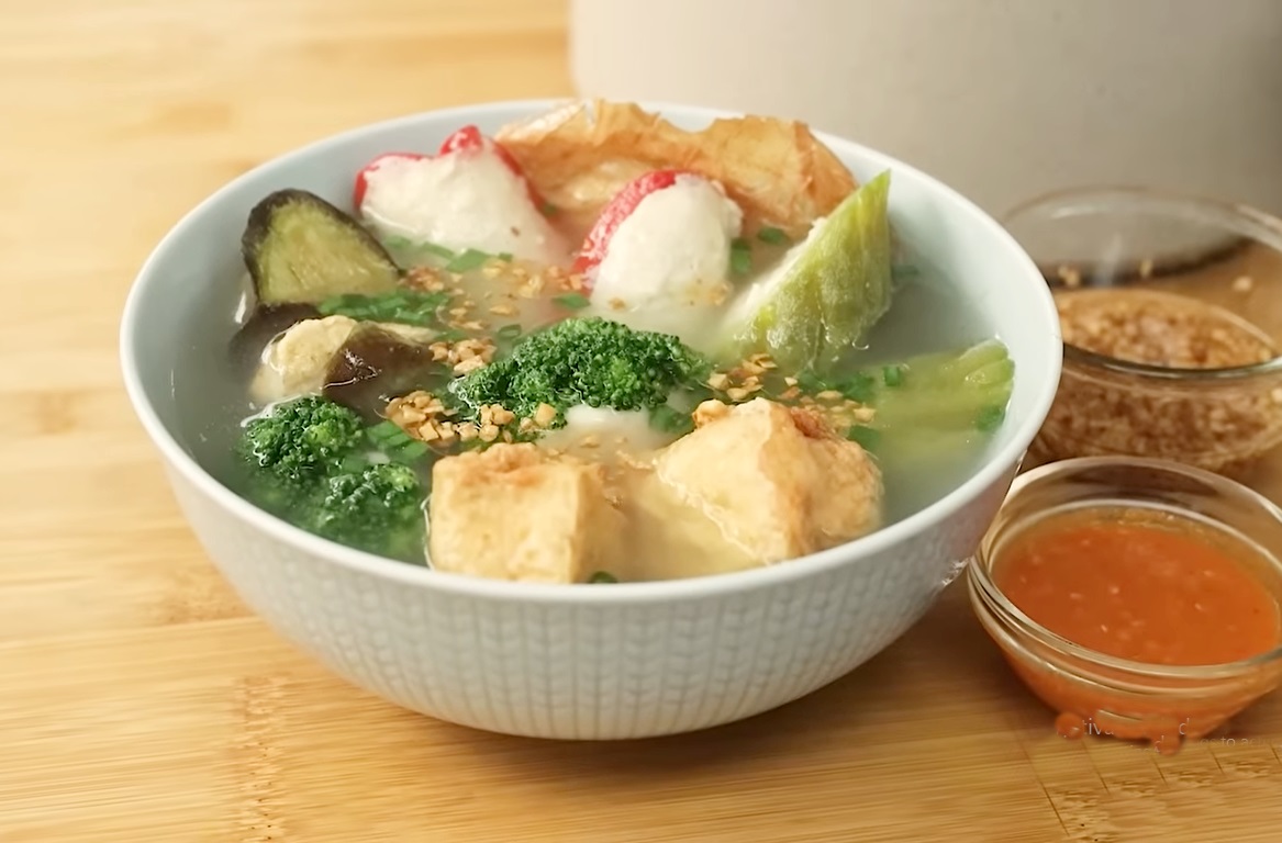 Resep Sup Bakso Ayam Sayuran, Gurih Menyehatkan Teksturnya Lembut dan Membal Bikin Si Kecil Suka