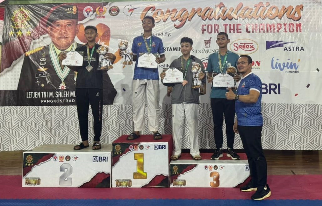 Membanggakan, Putra Kebumen Ini Raih Medali Perak di Kejurnas Taekwondo Pangkostrad Cup 2024 di Jakarta